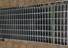 <b>沐鸣镀锌钢格板安装时一定留意设备结实可靠</b>