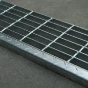 <b>沐鸣镀锌钢格板在镀锌过程中有许多零件需要注</b>