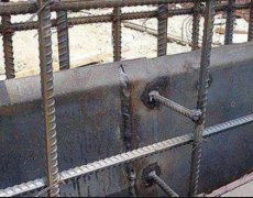 <b>钢格板可分为沐鸣双面点焊和单面点焊</b>