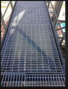 <b>不锈钢格栅在安装沐鸣平台过程中应注意的问题</b>