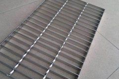 <b>不锈钢格栅可沐鸣平台长期应用于恶劣环境中</b>